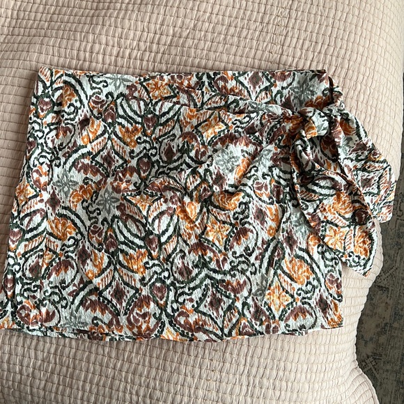 Zara Mini Skirt - Picture 1 of 5